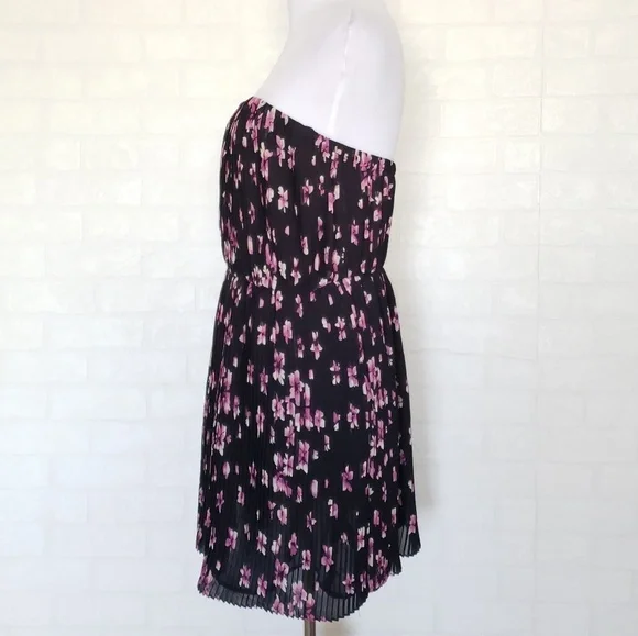 Black/ Purple Floral Pleated Dress - Picture 2 of 8